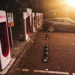 Cargador Eléctrico de Tesla