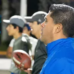 Coach Jesús del Río en entrenamiento de borregos.