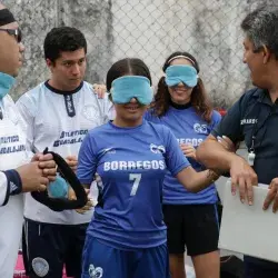 Borregas de PrepaTec Santa Anita juegan partido de futbol a ciegas