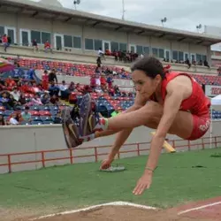 ¡Corre por su sueño! Con su salto triple alumna pasa al Nacional