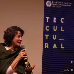 Escritora en charla con estudiantes del Tec