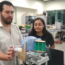 Crean expertos del Tec prototipo de bajo costo y automatizado de ventilador médico