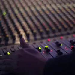 Sounds good! Here’s what her remote music production classes are like