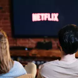 20 series y películas en línea para disfrutar en verano desde casa