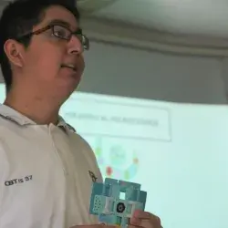 ¡Microscopios de Origami! Cajemense gana beca del 100% con esta idea