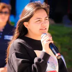 Cosette es parte del movimiento Girl Up de la ONU