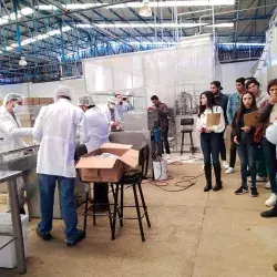 Alumnos de Derecho del Tec asesoran a Tequilera para exportar