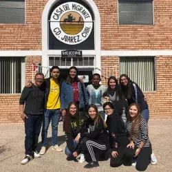 Alumnos y maestro visitan la Casa del Migrante