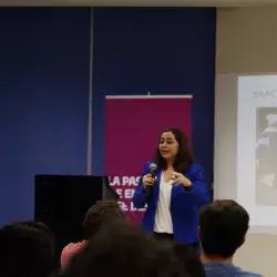 Dra. María Luisa Marsical en su conferencia sobre la migración 