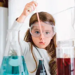 ¡Necesitamos niñas y mujeres en las ciencias! Llamado de egresada Tec