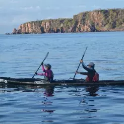 ¡A remar! Profesora de PrepaTec apoya con canotaje a niños con cáncer