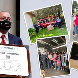 Gustavo sosteniendo el premio Presea Estado de México 2020