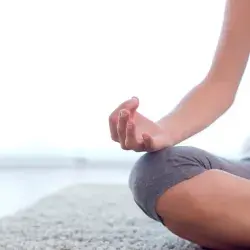Empieza en el mundo del yoga con estas 3 poses para principiantes