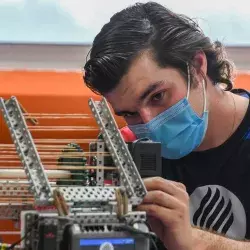 Tec campus Saltillo sobresale en torneo VEX Robotics