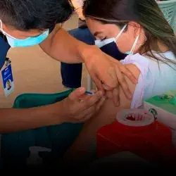 Muestran docentes orgullo y reconocimiento por vacuna 