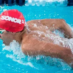 Carlos Kossio, nadador y estudiante del Tec Guadalajara, participará en Juegos Panamericanos Junior. 