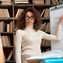 Para Rolando Rosler, el cambio de aulas tradicionales a hibridas es como experimentar una mudanza.