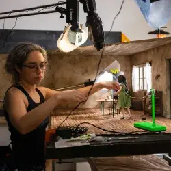 Profesora del Tec Guadalajara fue directora de arte en video musical animado de Glorybots.