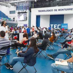 Se vacunan contra COVID-19 en el Tec Campus Querétaro