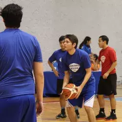 ¡Encesta en grande! Egresado en liga profesional de baloncesto