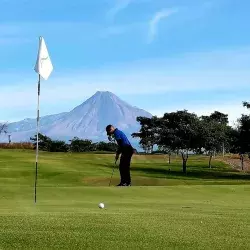 Estudiante de PrepaTec Colima gana segundo lugar en gira de golf GADO