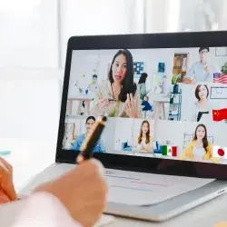 ¡Convivencia multicultural en el aula! Maestra innova con plataforma