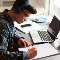 ¿Tendrás que estudiar desde casa? 15 tips para tus clases en línea