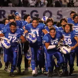 Equipo de fútbol americano juvenil Tec Santa Fe campeones de la ONEFA