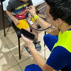Helping hands: Mexican doctors treat Ukrainian refugees
