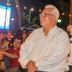 profesor humberto lopez durante evento de profesores