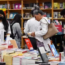 Lectores y lectoras en la Feria Internacional del Libro Monterrey 2022