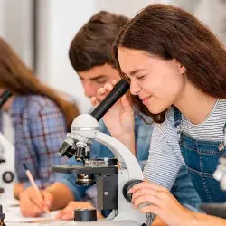 ¡Oro Nacional! Alumna de PrepaTec Metepec gana Olimpiada de Biología