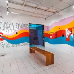 Exposición de Sara Cansino, donde se encuentra algunas ilustraciones y su mural