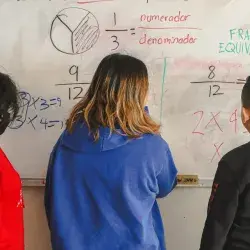 Llevan la emoción de la robótica con clases para niños de primaria 