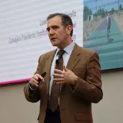 Expone Lorenzo Córdova papel del INE en la democracia en México