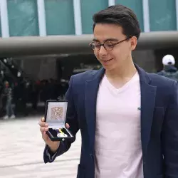 Luis Gerardo Rodarte ganador de la Medalla Gabino Barrera de la UNAM.