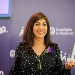 Profesora colabora en confitería para combatir enfermedades crónicas
