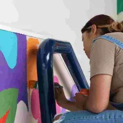 ¡A pintar! EXATEC ilustra mural en campus Morelia 