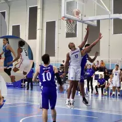 Alumnos jugadores de basquetbol del representativo del Tec