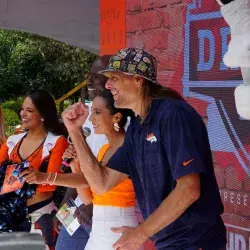 ¡Denver Broncos celebran Fan Fest en Tec campus Santa Fe!