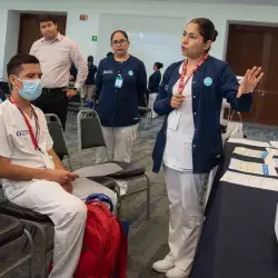 Enfermería de TecSalud comparte buenas prácticas durante simposio.