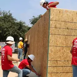 ¡Construcción sostenible! Estudiantes diseñan aula de madera en kínder