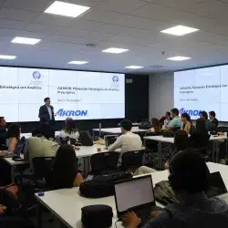 Inteligencia de negocios y vinculación empresarial en proyecto de estudiantes Tec para crear estrategias para Akron.  