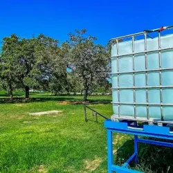 Gota por gota: estudiantes reutilizan agua de aires acondicionados