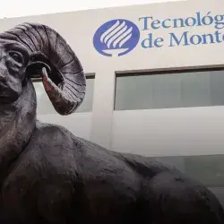 ¡Festejo! Celebra Tec Aguascalientes aniversario con escultura Borrego