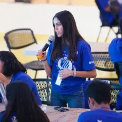 ¡Con tapitas! Alumna ganó beca del 100% con proyecto social 