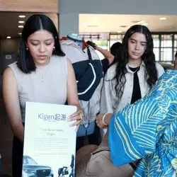¡Crean diseño! Alumnos Tec proponen accesorios para agencia de Mazda