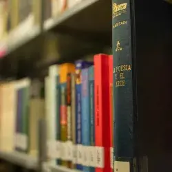 Estudiante de PrepaTec Hidalgo publica poema en libro de Ethel Krauze