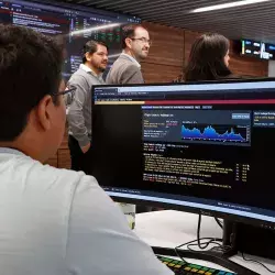 Estudiante en el laboratorio de analítica de datos en campus Querétaro