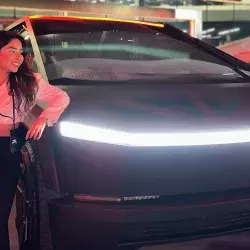 Cumple su sueño profesional ¡en Tesla!